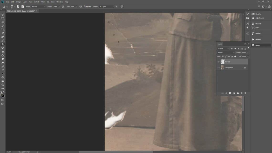 How To Quickly Restore An Old Photo In Adobe Photoshop